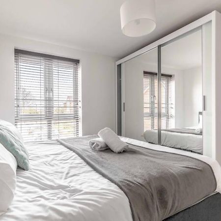 2 Bed & 2 Bath Cosy Apartment Slough- Free Parking Esterno foto