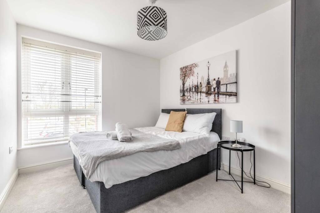 2 Bed & 2 Bath Cosy Apartment Slough- Free Parking Esterno foto