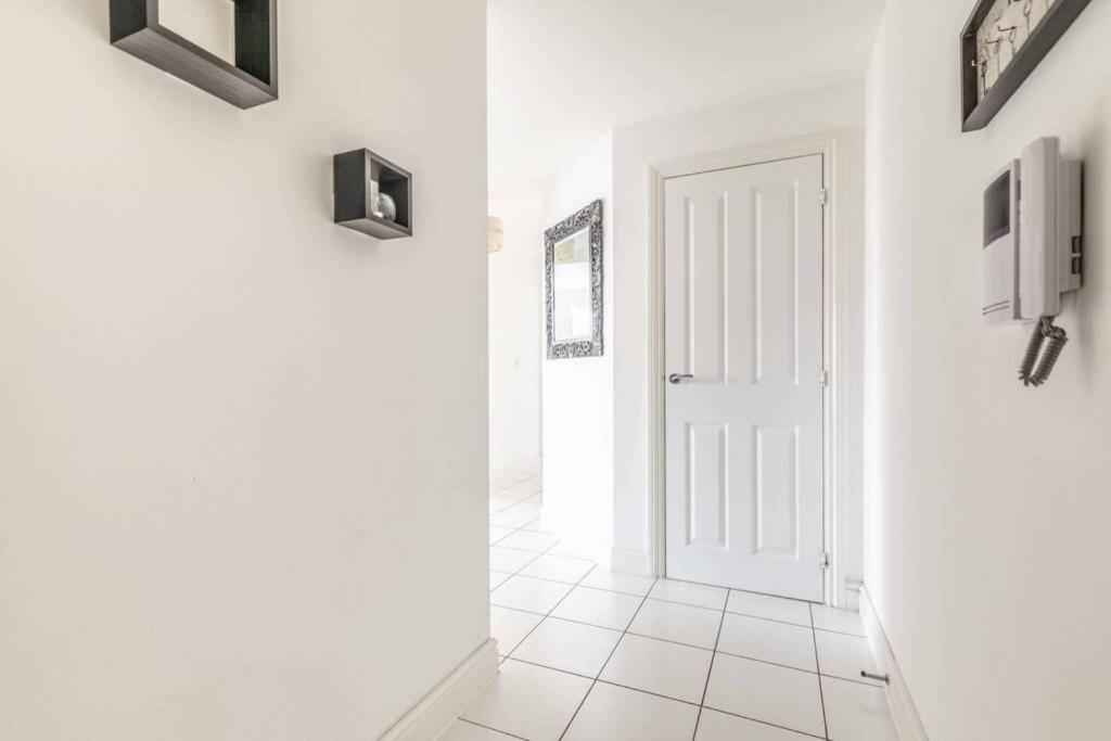2 Bed & 2 Bath Cosy Apartment Slough- Free Parking Esterno foto